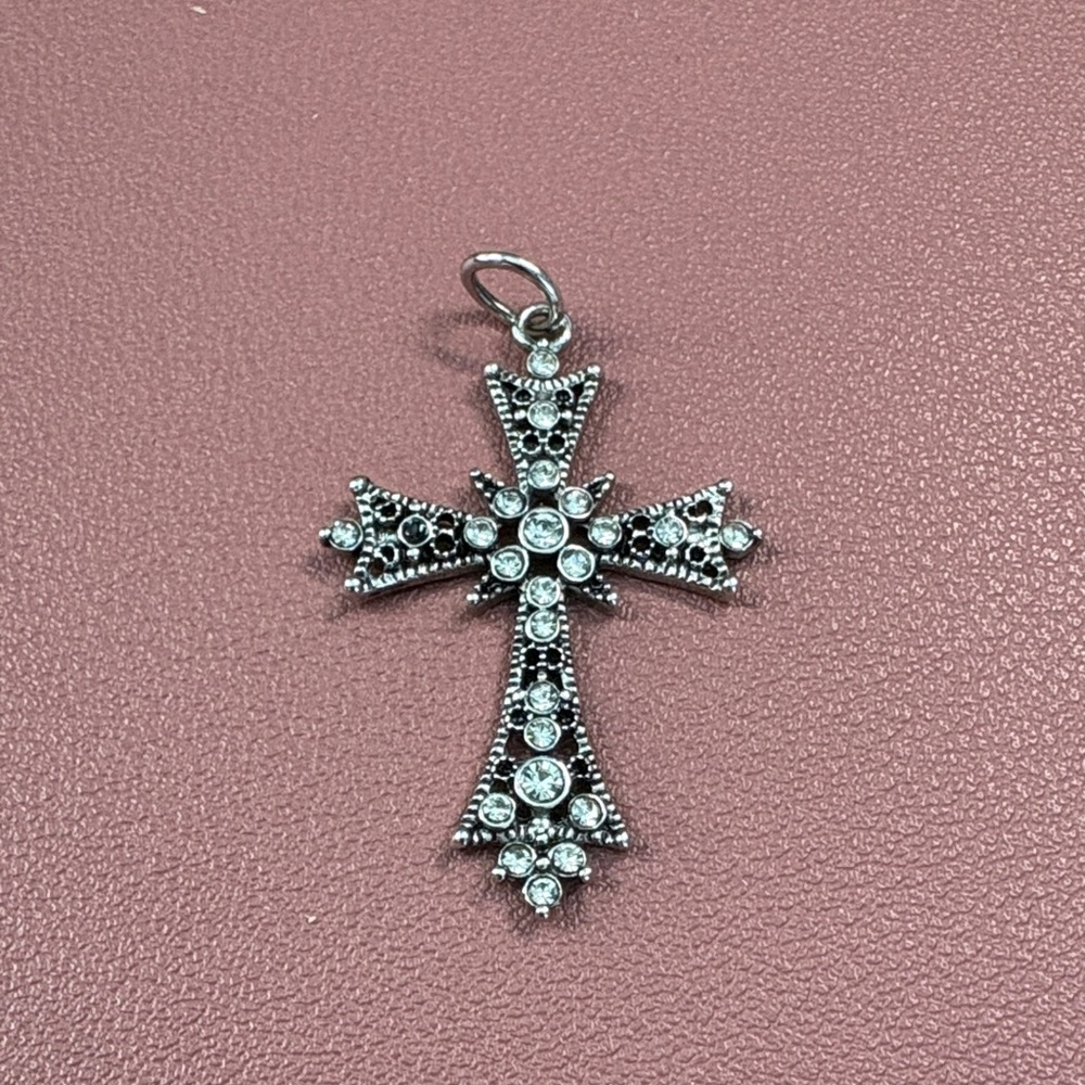JTV Elegant Silver Cross Necklace with White Accents